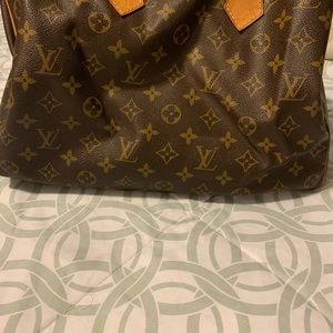 Louis Vuitton speedy bag